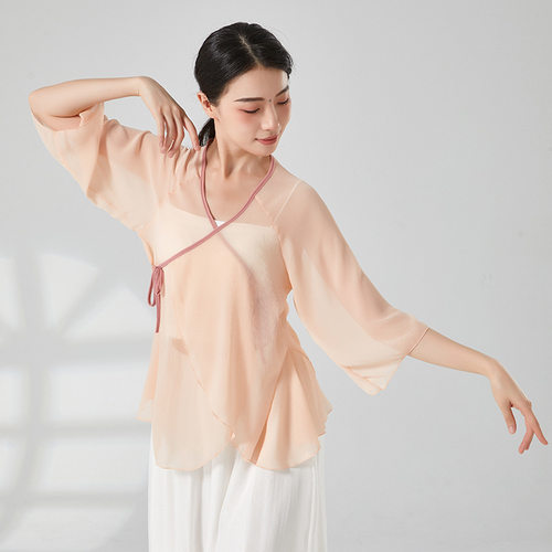 古典舞女飘逸纱衣披风