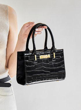 小众超火手提小包包女百搭2026新款春夏时尚真皮斜挎鳄鱼纹凯利包