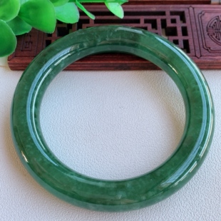 缅甸天然翡翠a货玉石观音佛 冰润满色辣绿油绿56圈口圆条手镯