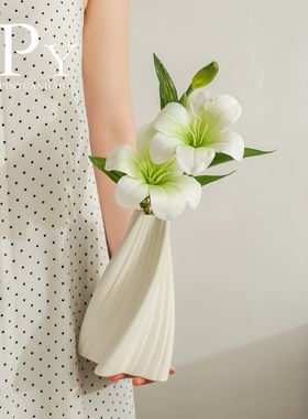 北欧百合陶瓷花瓶插花轻奢高级感仿真花玄关客厅电视柜装饰品摆件