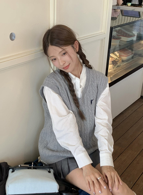 DRIZZLE灰色v领麻花毛衣马甲女秋冬新款刺绣坎肩叠穿针织背心上衣