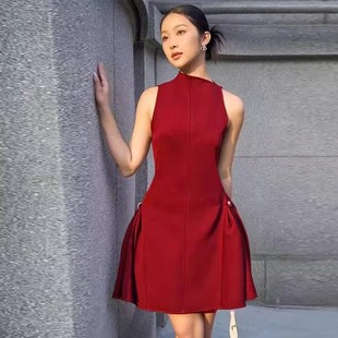 連衣裙春夏時髦百搭對稱褶皺短裙子 名媛范不規則領口設計蓬蓬修身