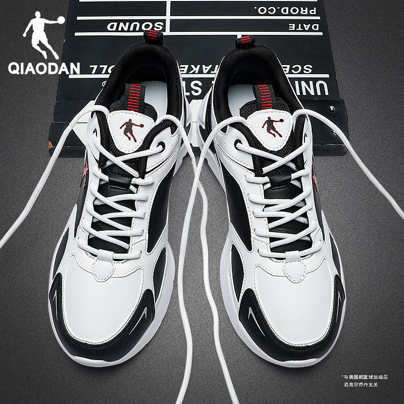 乔丹男鞋运动鞋皮面白色跑步鞋子