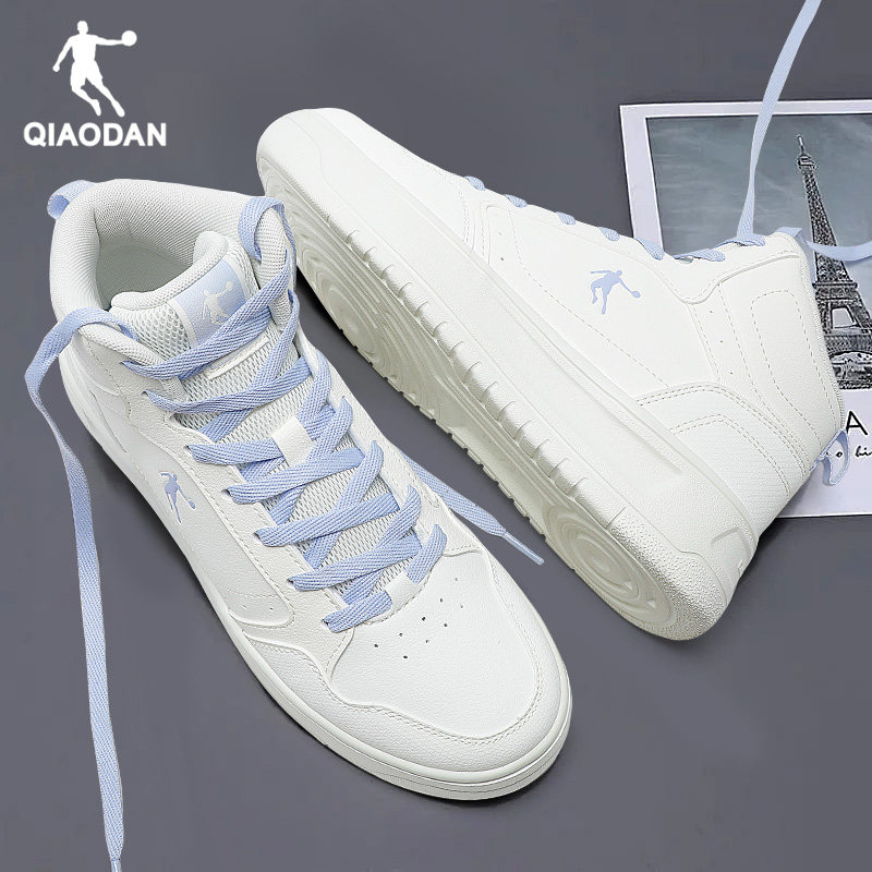 乔丹女鞋高帮板鞋皮面防水运动鞋