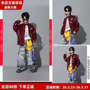 服装 中大童时尚 杂志风红色皮衣夹克三件套男童街拍潮酷个性