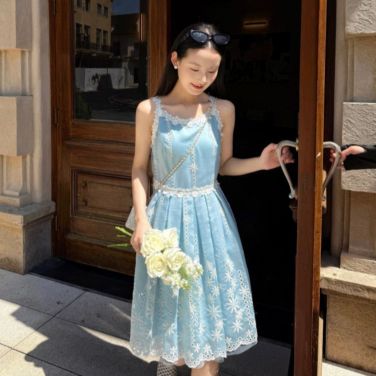 DIGM法式风纯欲白月光重工绣花收腰背心裙2025春夏连衣裙女A15059