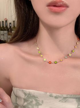 搜搜夏日多巴胺彩色小雏菊项链女轻奢小众甜美气质少女锁骨链颈