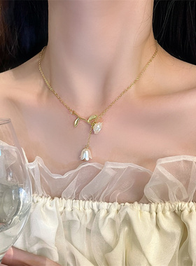 搜搜温柔法式山茶花项链高级设计感小众水滴吊坠锁骨链配饰脖颈链