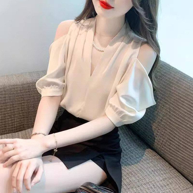 芭比三十秋纯色v领露肩衬衫 仙女气质露肩别致上衣时髦洋气短袖衬