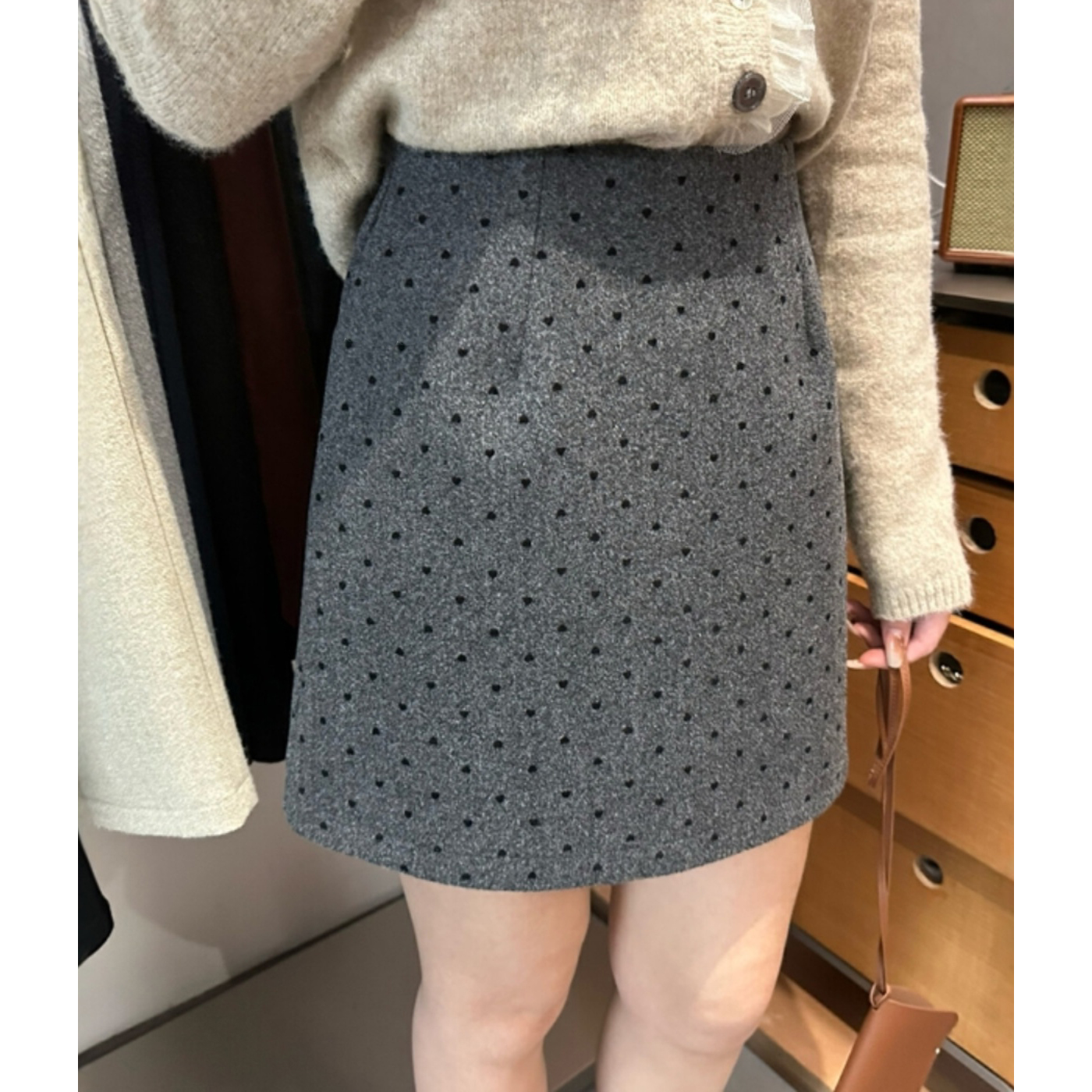 波点印花毛呢半身裙女秋冬小个子显瘦高腰a字短裙黑灰色呢子半裙