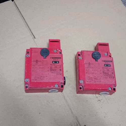 议价出施耐德XCS-E安全门开关 XCSE7311，红色外壳，2