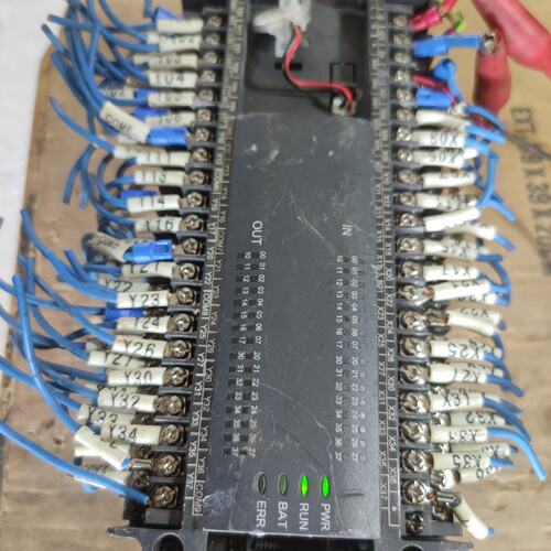 议价汇川PLC控制器H2U-3232MTP，成色如图，外壳有多处