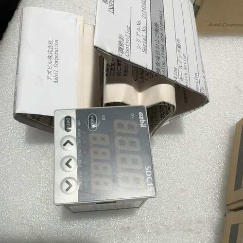 议价Azbil山武SDC15温控器，型号C15TC0TA02D0