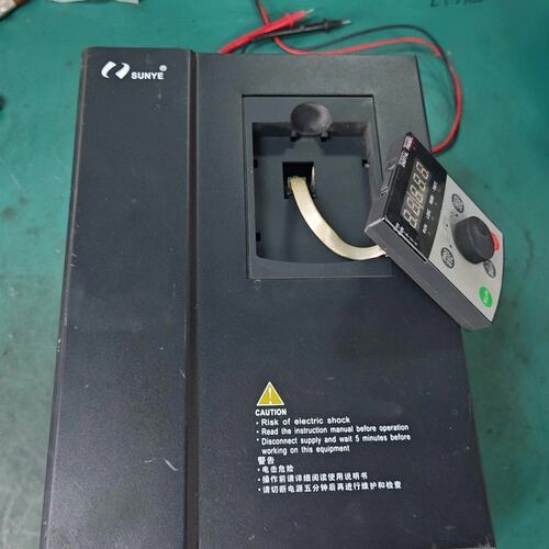 议价日业变频器15KW，CM530-B4T015PB-MF，成色可维修