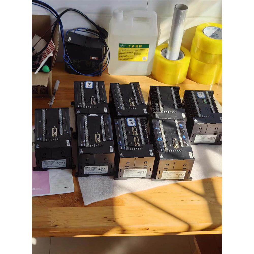 欧姆龙CP1H-EX40DT-D-SC功能完好成色如图 外观