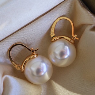 澳白色施家珍珠耳环女轻奢饰品经典 董卿同款 耳扣耳饰 跨年礼物