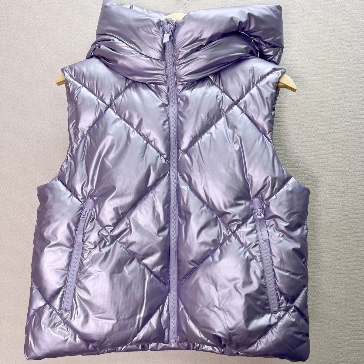 ONLY冬季女短款棉马甲亮面加厚