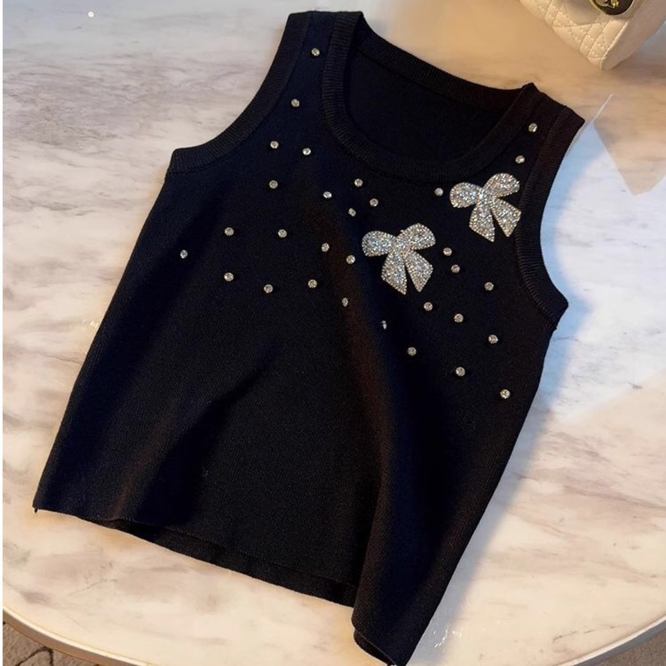 2025新款法式复古气质名媛高级感小众设计感蝴蝶吊带背心女上衣