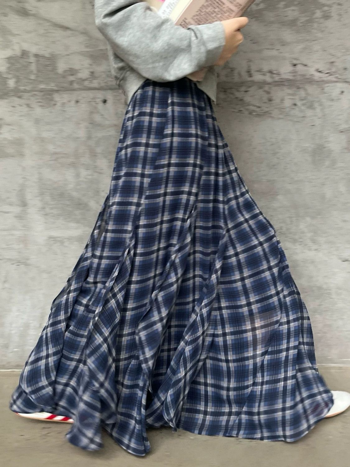 2025新款法式复古气质名媛高级感小众设计感格子半身裙女不规则