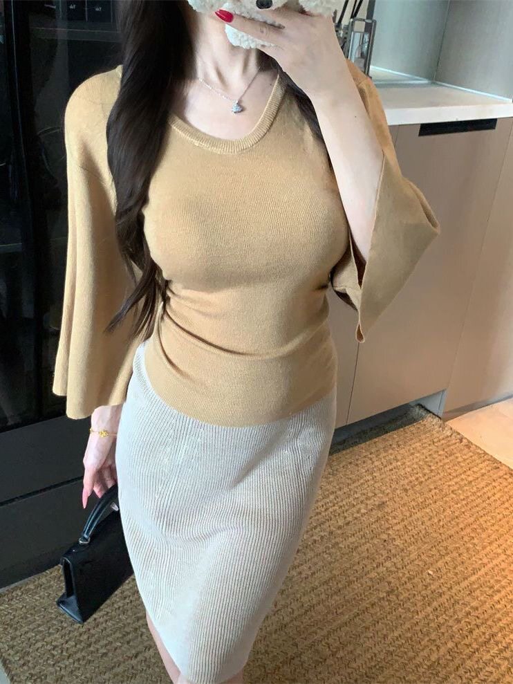 韩系简约好看七分喇叭袖圆领针织上衣女秋季新款通勤百搭打底衫潮