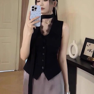 2026新款蕾丝拼接v领西装马甲女高级感轻奢西装内搭坎肩上衣显瘦