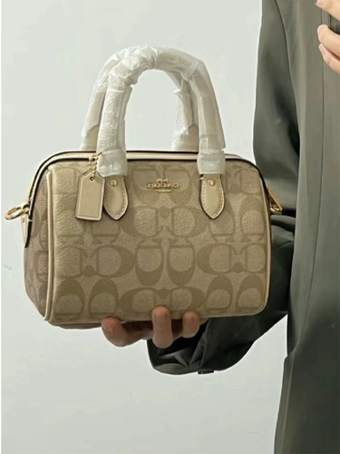 Гонконг -складской счетчик подлинный эксперт по рекомендациям великого Бога Хорошие вещи выбранные ограниченные серии, чтобы купить 2024 Сумка для ботинок 2024