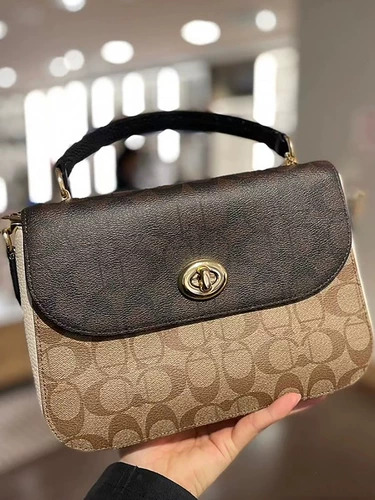 Шанхайский склад Специальное предложение зазоры 2024 Новый весенний и летний прилив высокий уровень сенсорной кожа янзи янзи тот же глиф плеча с свиней пакет