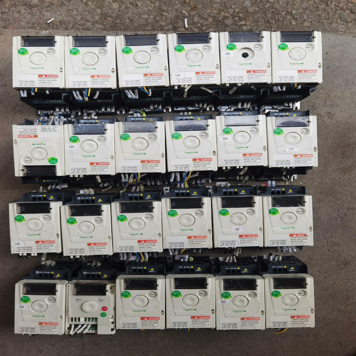 施耐德变频器  ATV12H018M2X 设备拆机 功能完好