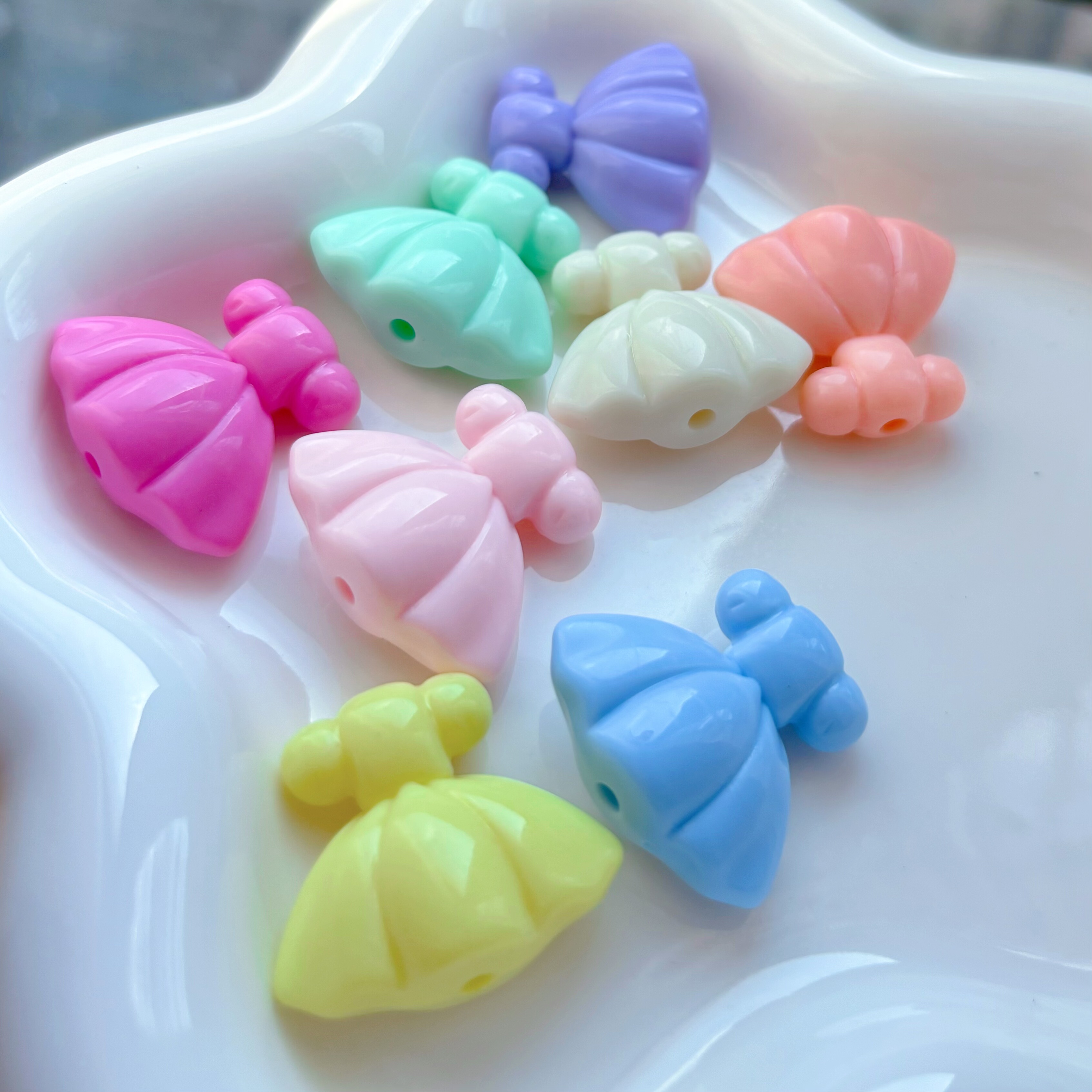 实色立体衣服裙子直孔串珠diy手链手机链挂坠饰品配件