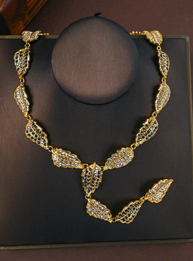 新款个性小众高级感小众白灰镶钻