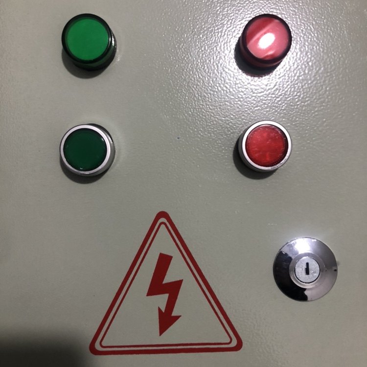 ����ˮ�÷��1·380V4KW������װ��ѹ������ʱ���ؿ�����������