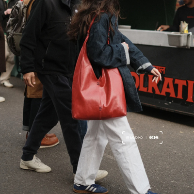 XHS同款伦敦街拍HammerAwl红色包