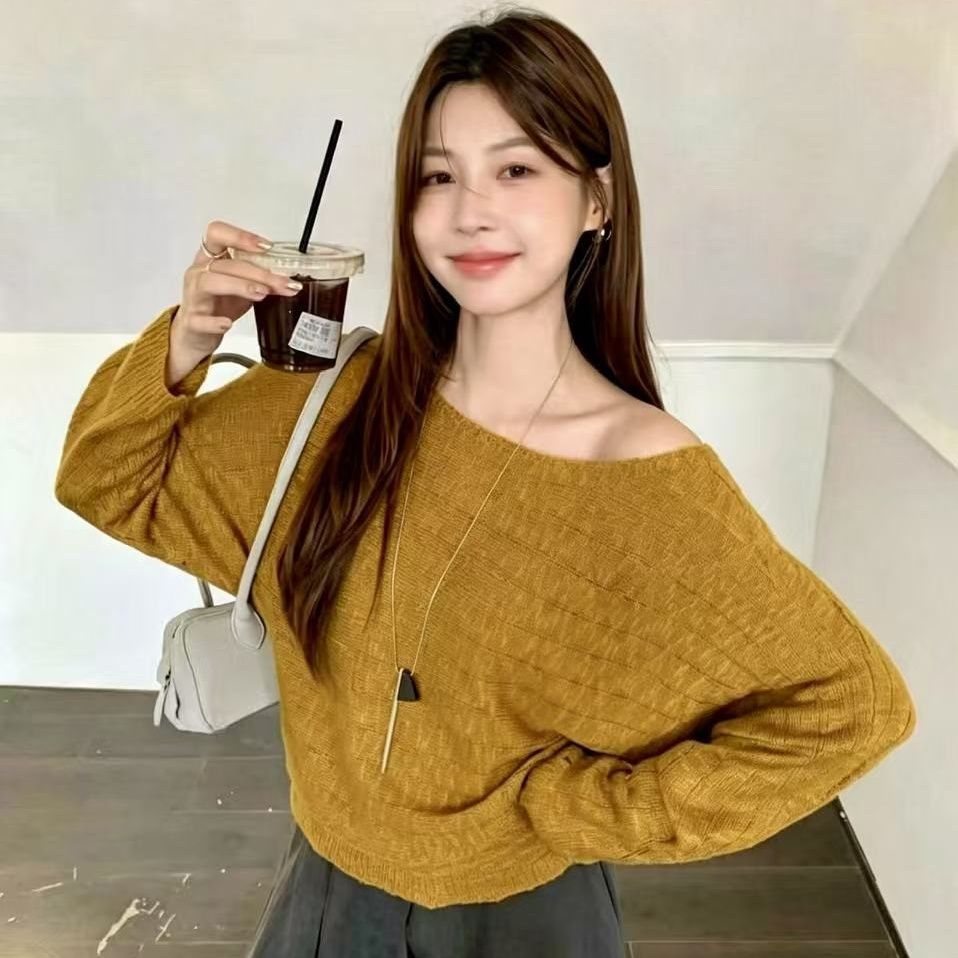 韩系慵懒风一字肩蝙蝠袖针织衫女秋季宽松露肩套头显瘦毛衣上衣薄