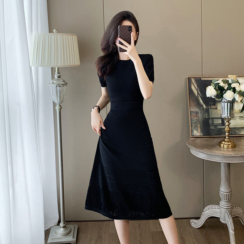 小香风夏季冰丝针织连衣裙女镂空短袖过膝长款高腰A字小黑裙子潮