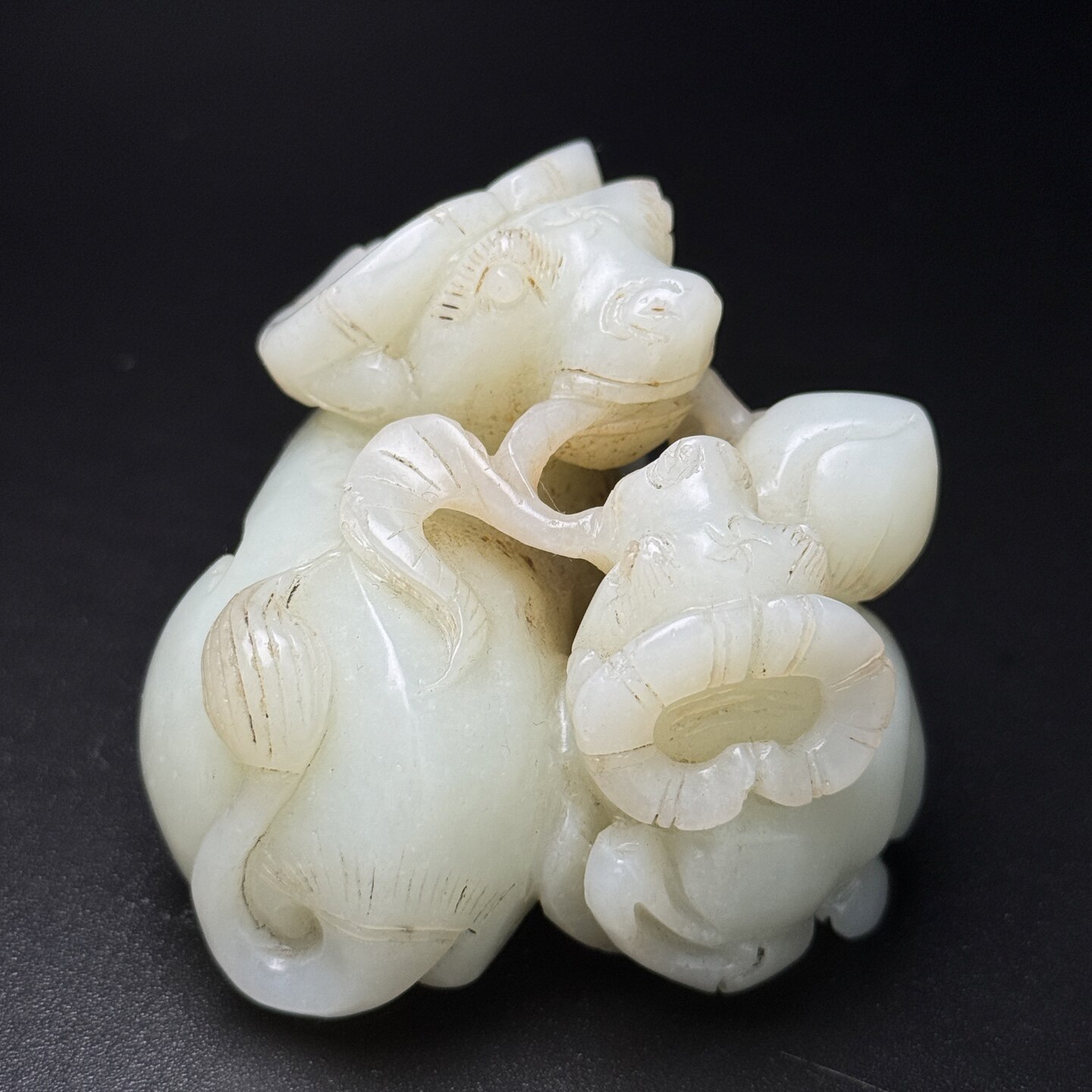 新疆和田玉牛挂坠扭转乾坤老料
