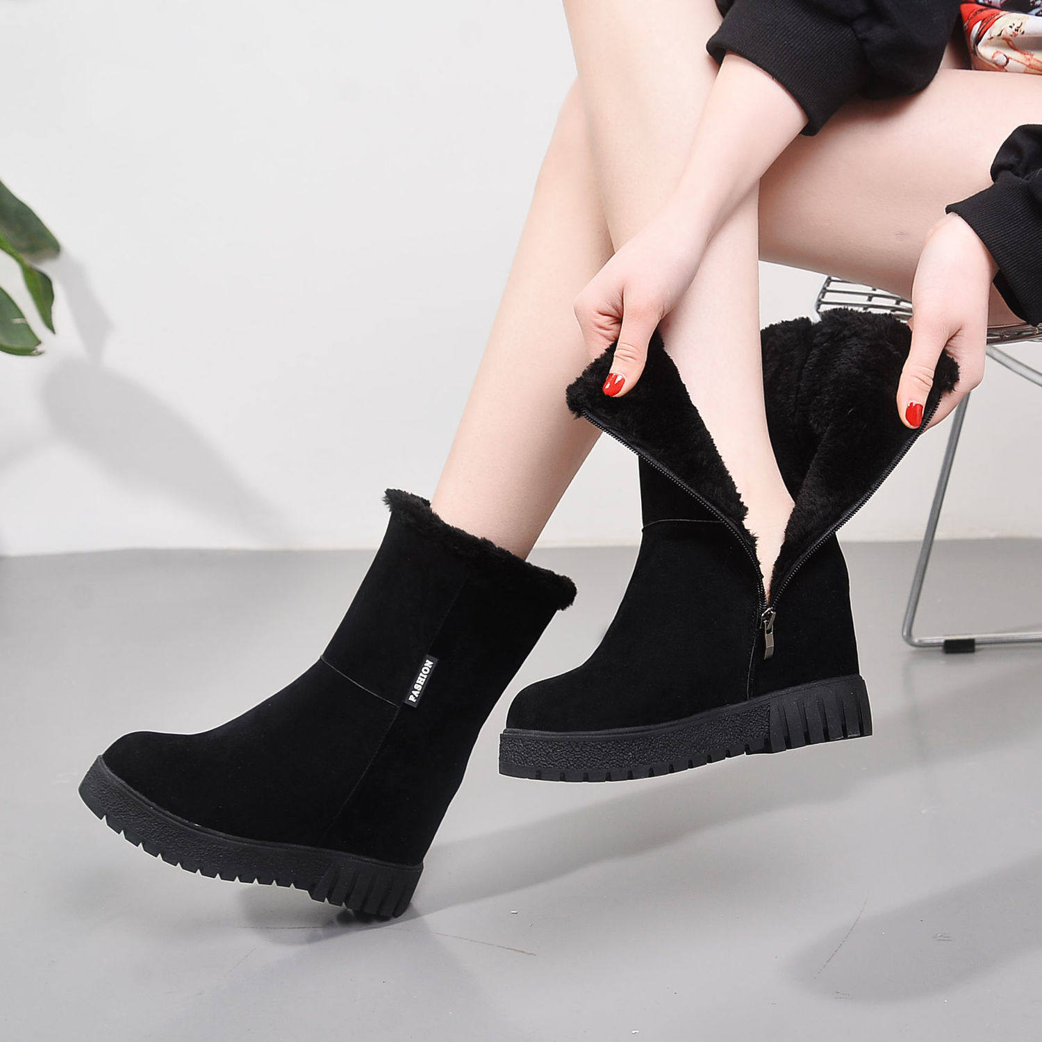 雪地靴女款2024年新款加绒加厚底防滑防水内增高中筒保暖棉鞋女冬