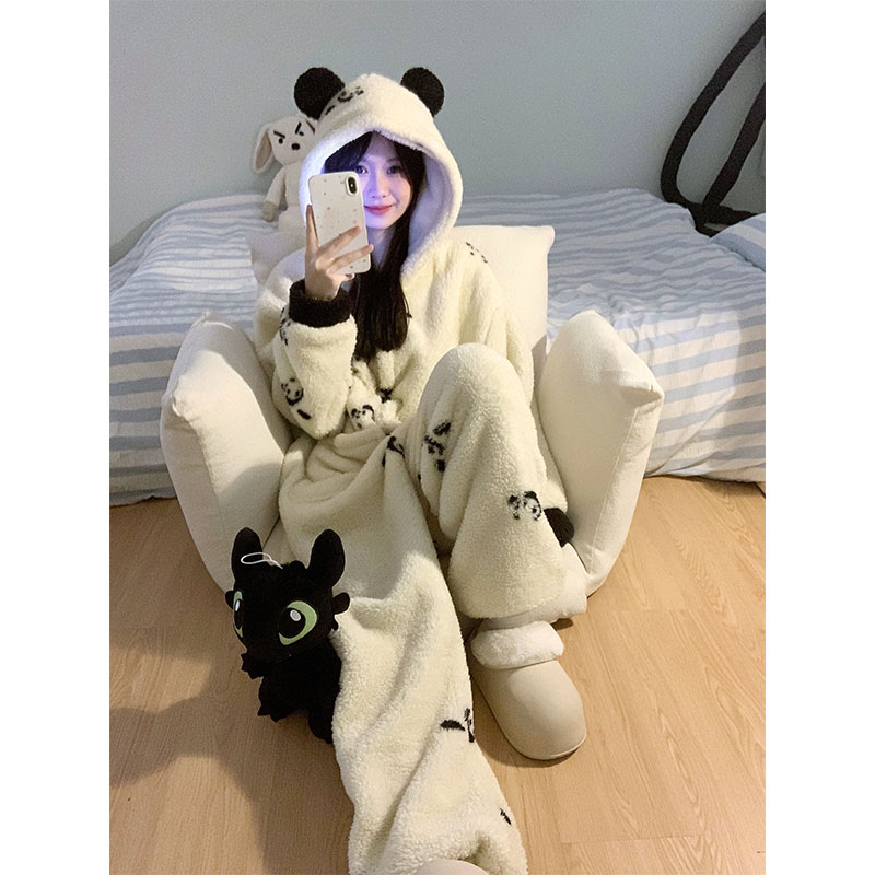 软糯毛绒绒可爱熊猫珊瑚绒睡衣