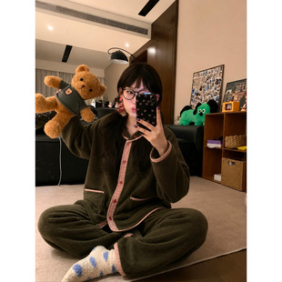 休闲风墨绿色半边绒睡衣女款秋冬大码高级感休闲家居服套装可外穿