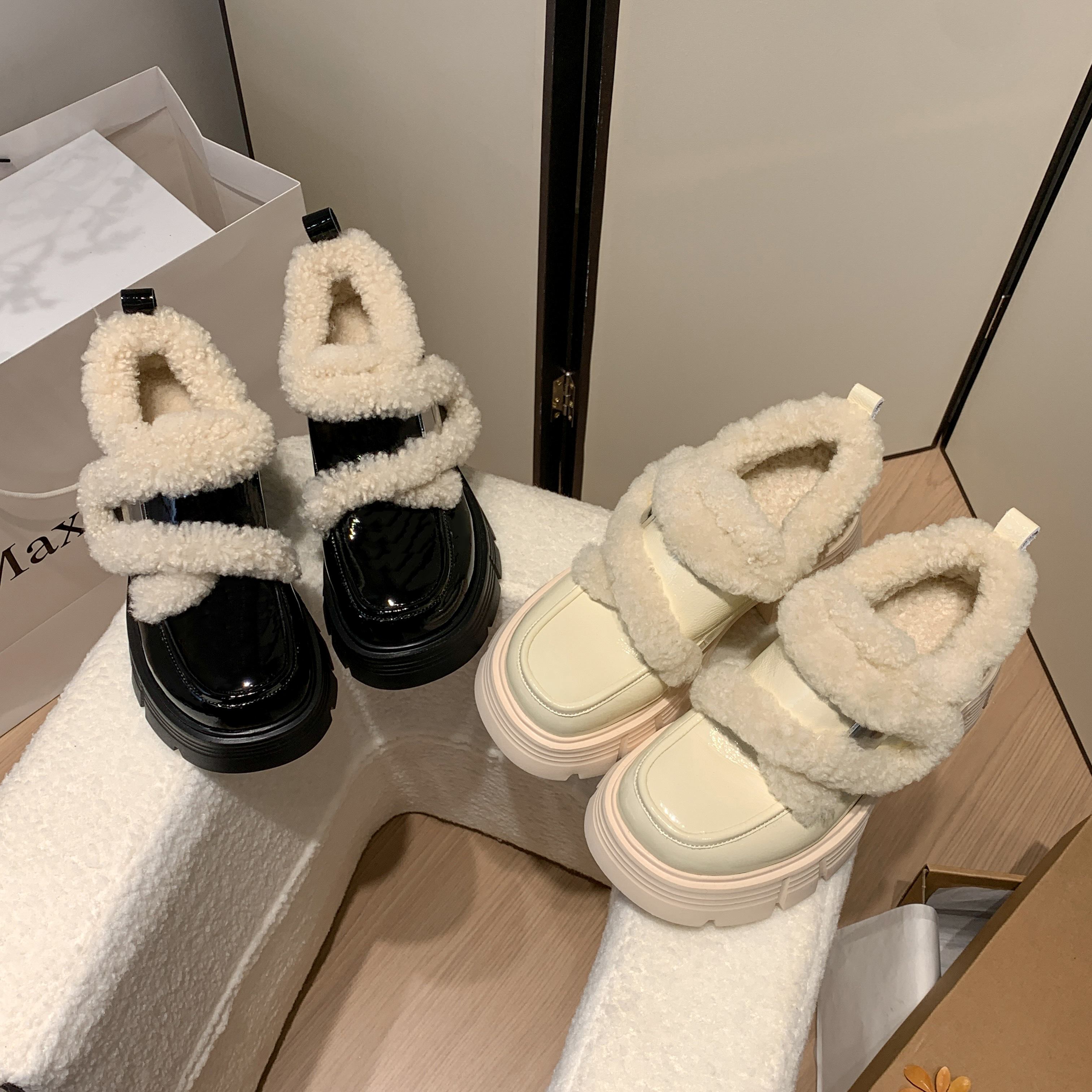 时尚圆头深口拼接长绒套脚乐福鞋