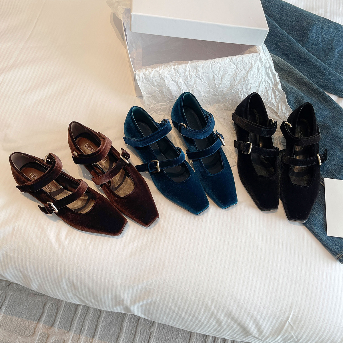 时尚方头浅口双排扣玛丽珍内增高