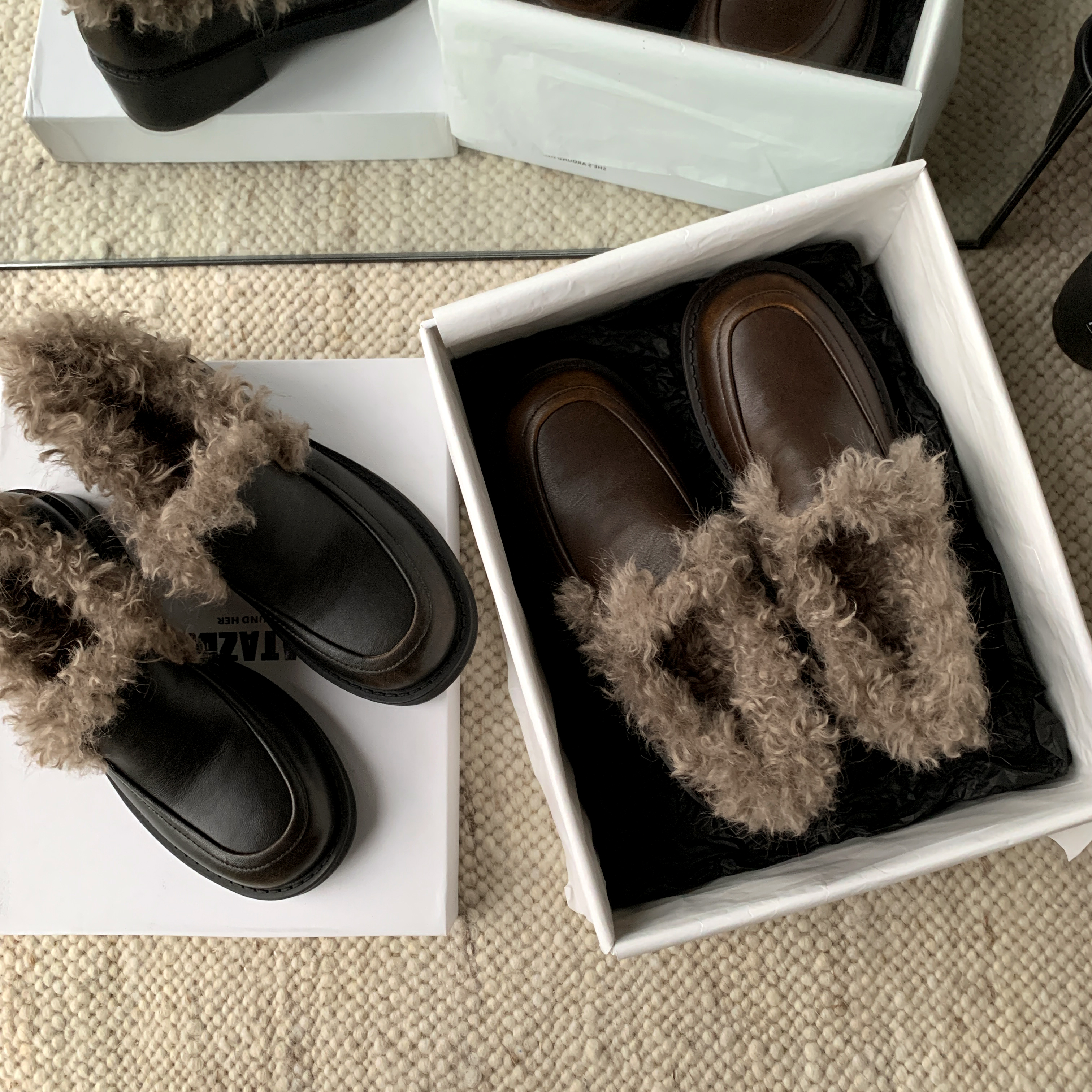 时尚圆头深口长绒套脚乐福鞋粗跟