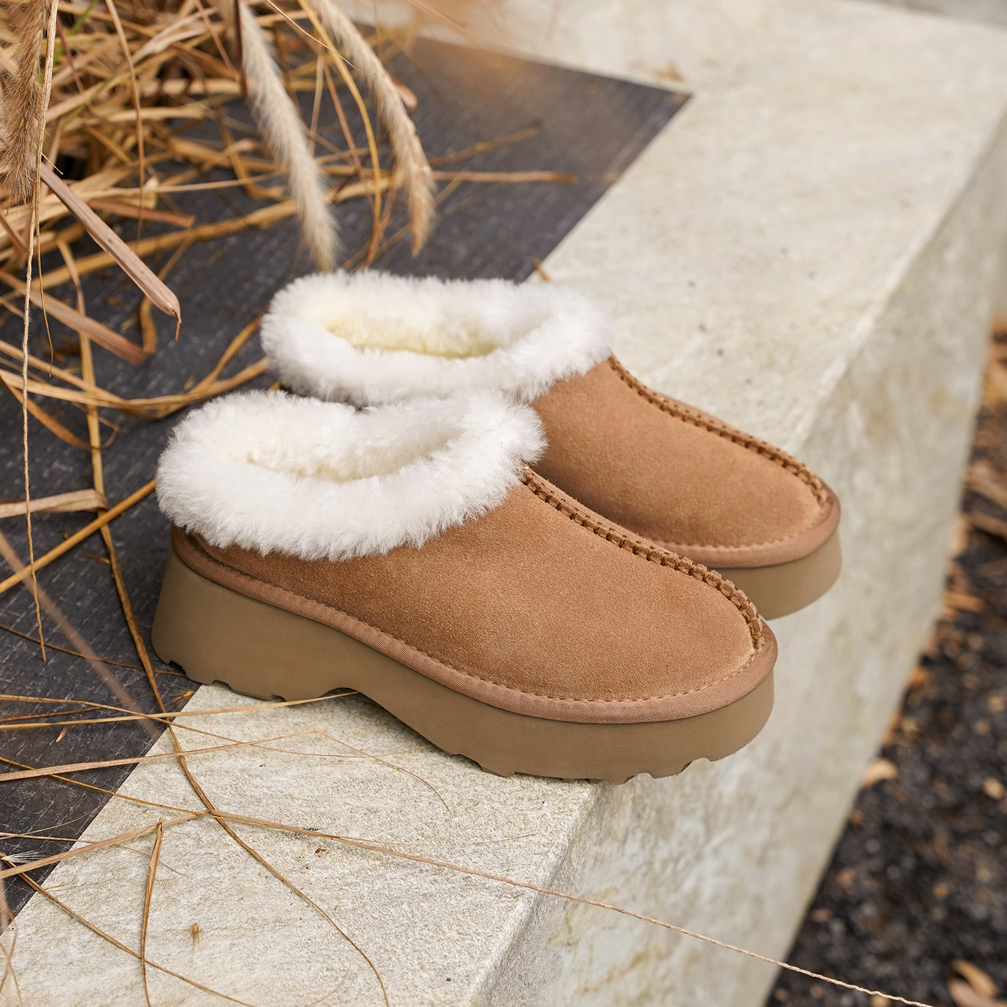 简约圆头深口拼接长绒毛毛鞋厚底