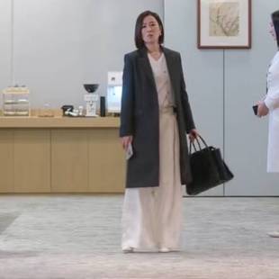 原版新闻女王2余诗曼文慧心同款风衣外套翻领中长款大衣女衣服潮