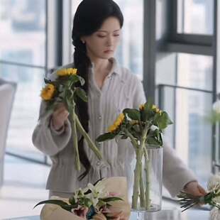 原版短剧婚夜燃尽林秋奈孟瑜同款毛衣女衣服秋冬翻领针织衫上衣潮