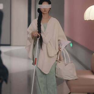 原版短剧婚夜燃尽林秋奈孟瑜同款毛呢外套v领披肩上衣女衣服潮