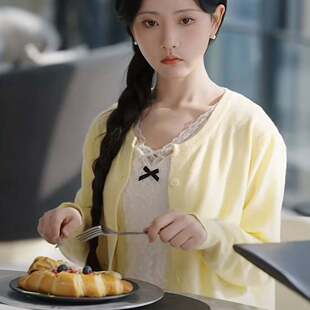 原版短剧婚夜燃尽林秋奈孟瑜同款毛衣女衣服圆领黄色针织衫上衣潮