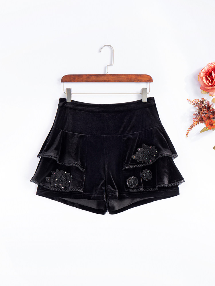 复古丝绒甜美蛋糕裙裤2024秋季新款蕾丝花朵百搭高腰显瘦短裤女