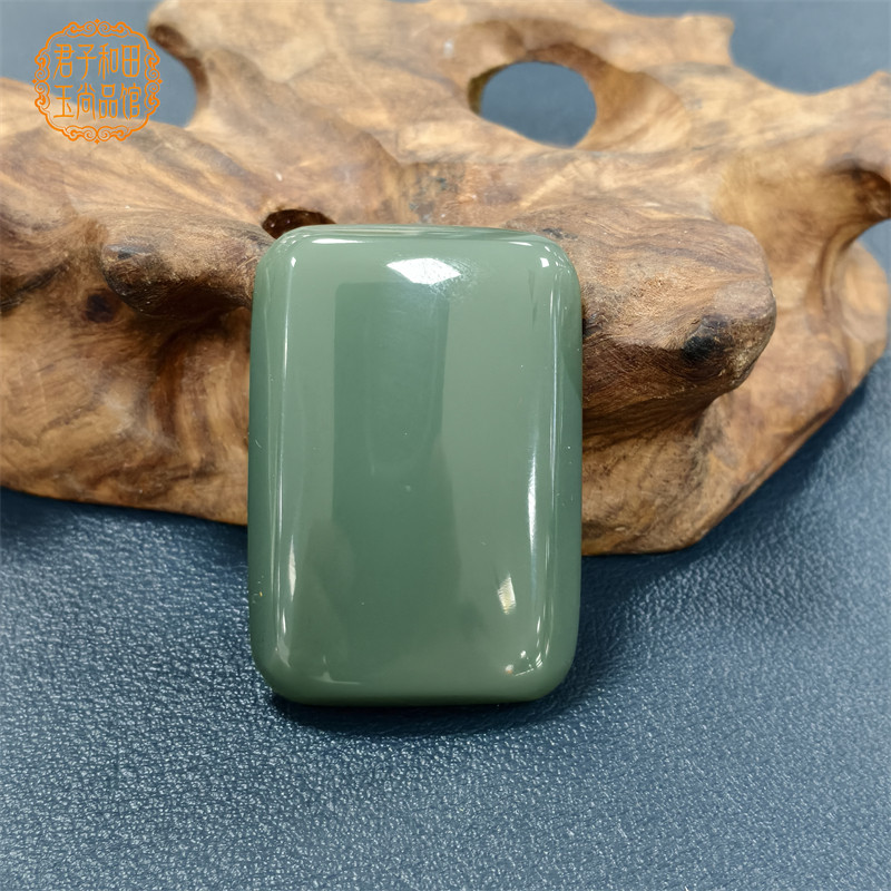 和田玉碧玉鸭蛋青平安无事牌吊坠挂件玉质温润油可包金镶男女