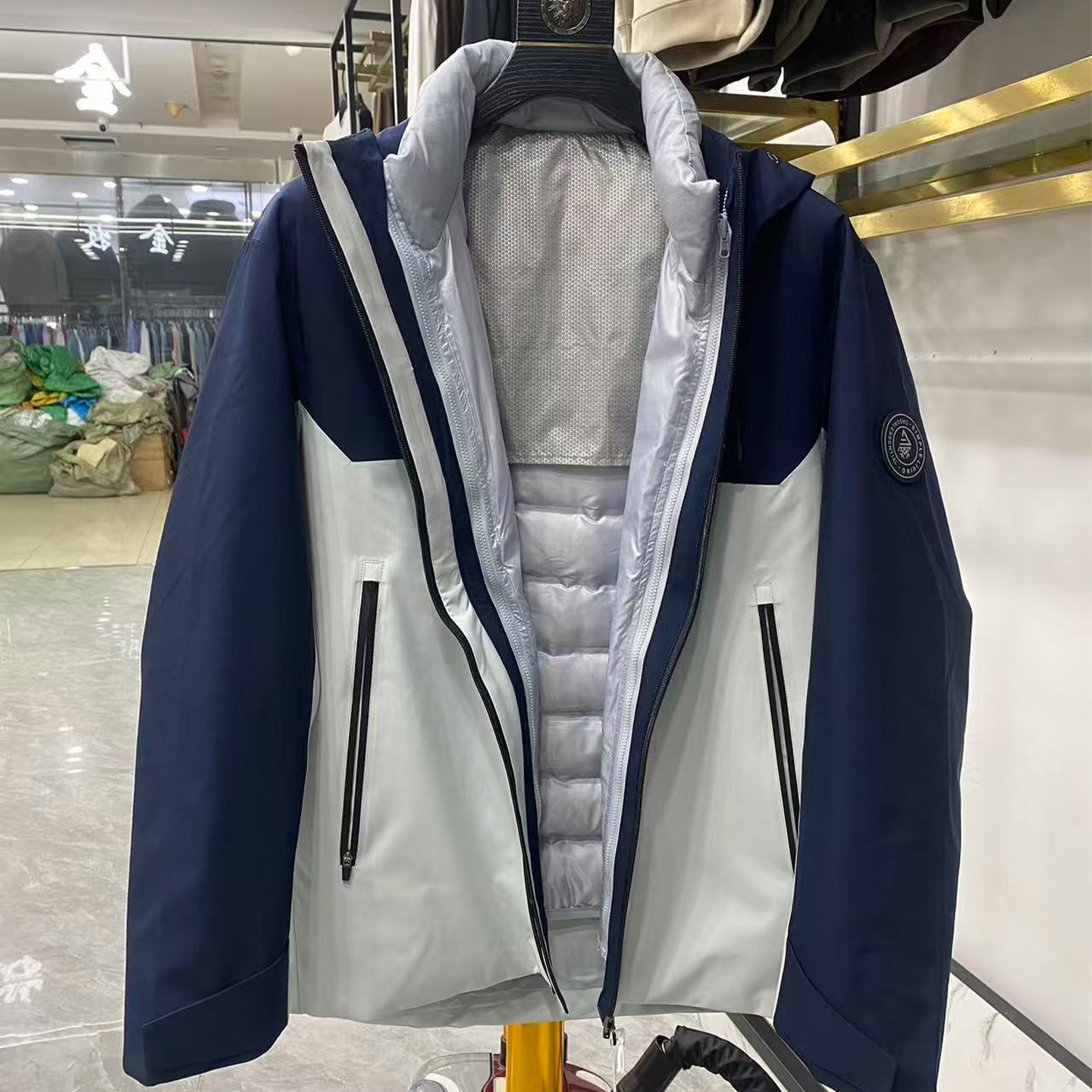 可脱卸90鹅绒内胆羽绒服冲锋衣