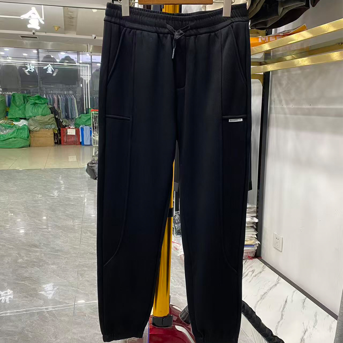 一条过冬！黑色加绒加厚卫裤男